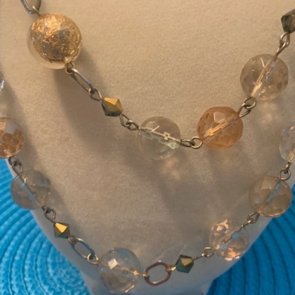 Attractive Clear and Light Gold Glass Bead Necklace - Picture 7 of 7